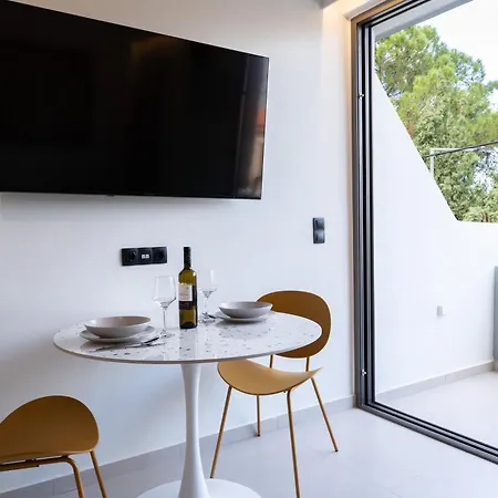 Pine View Urban Living 2 *